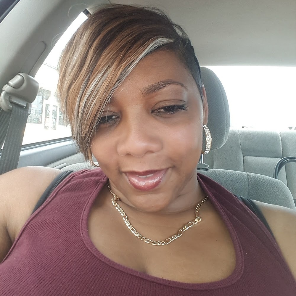 Meet your Posher, Pamela